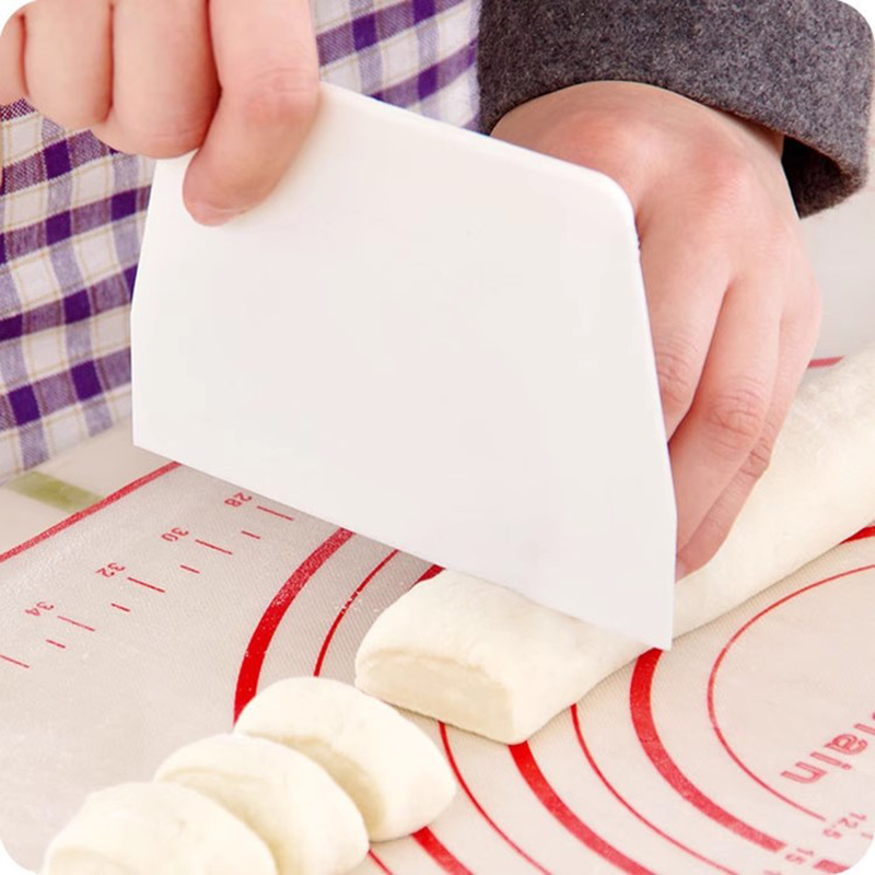 Espátula curvada para crema, c - Bench Scraper Dough reseña y precio
